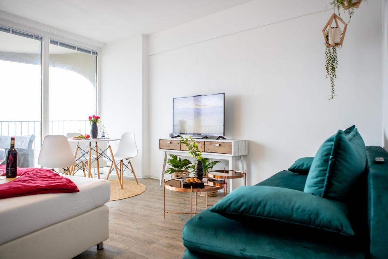 Modernes Apartment Mit Tollem Blick Ueber Die Stadt Augusta Esterno foto