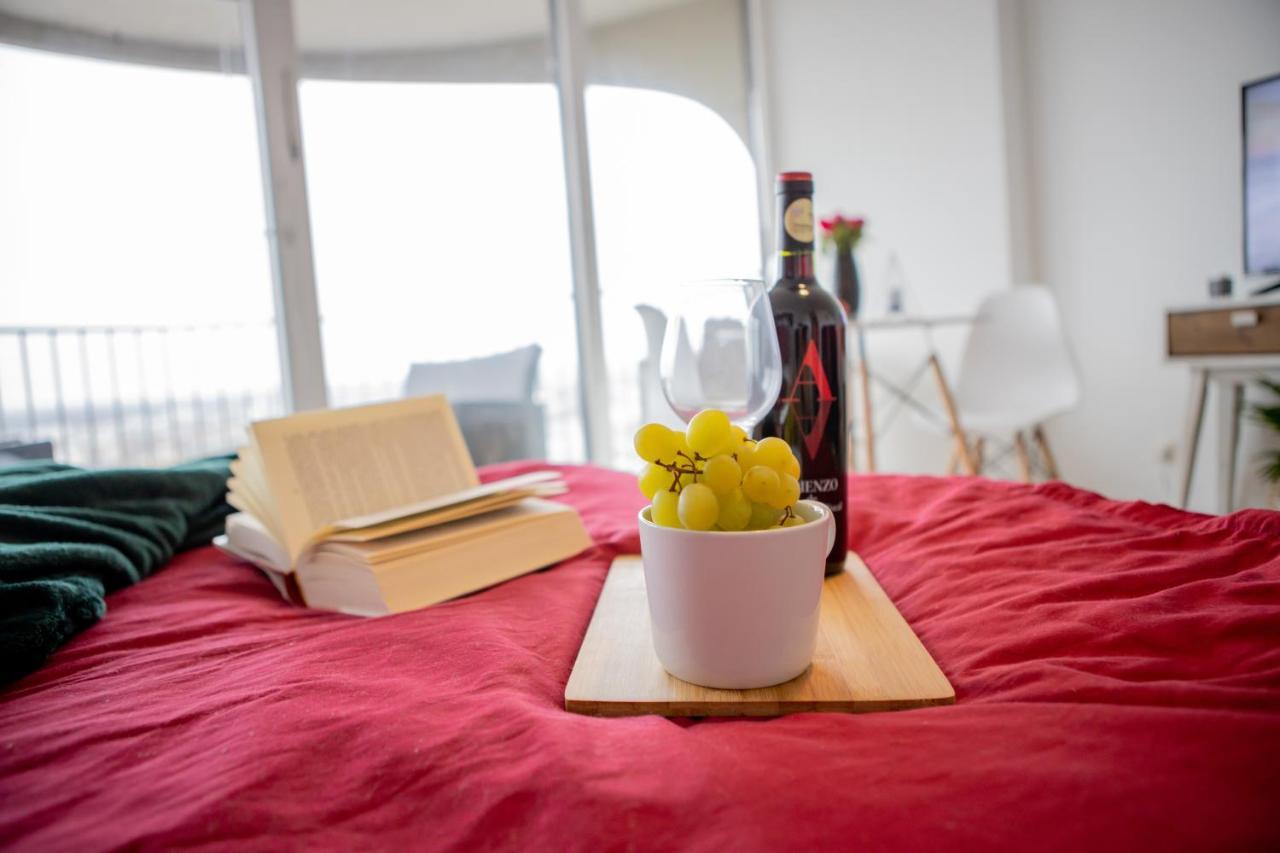 Modernes Apartment Mit Tollem Blick Ueber Die Stadt Augusta Esterno foto