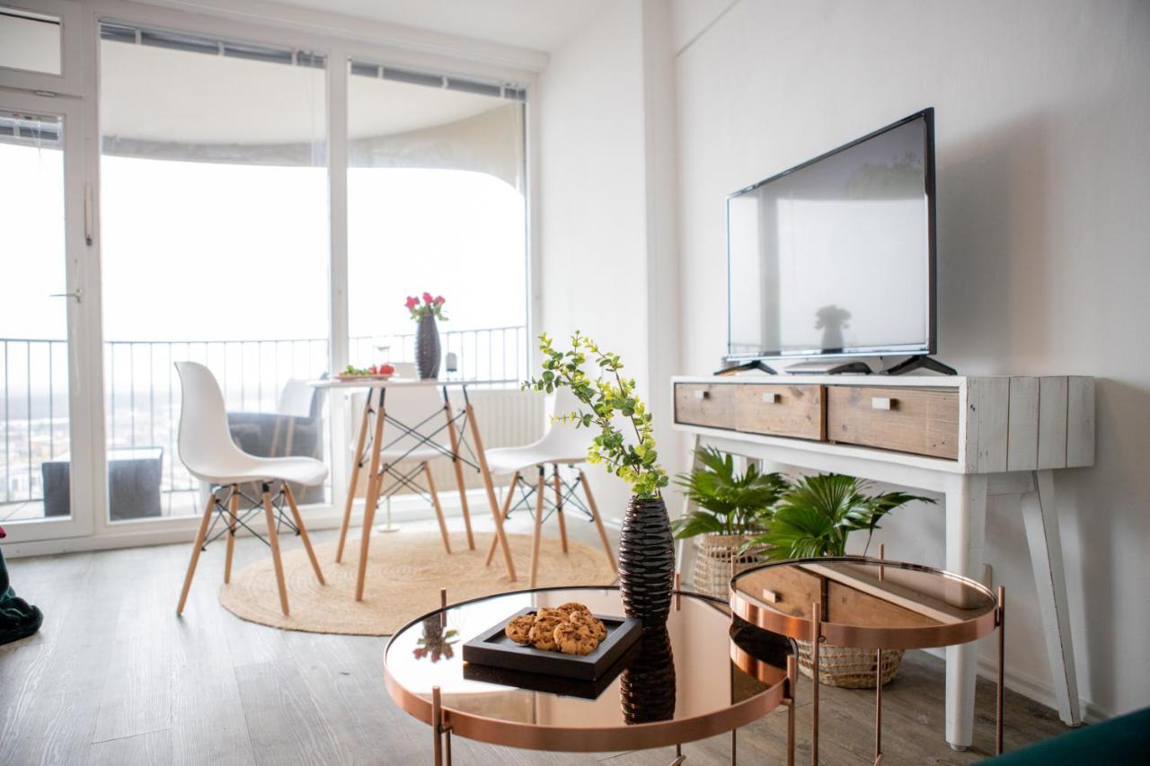 Modernes Apartment Mit Tollem Blick Ueber Die Stadt Augusta Esterno foto