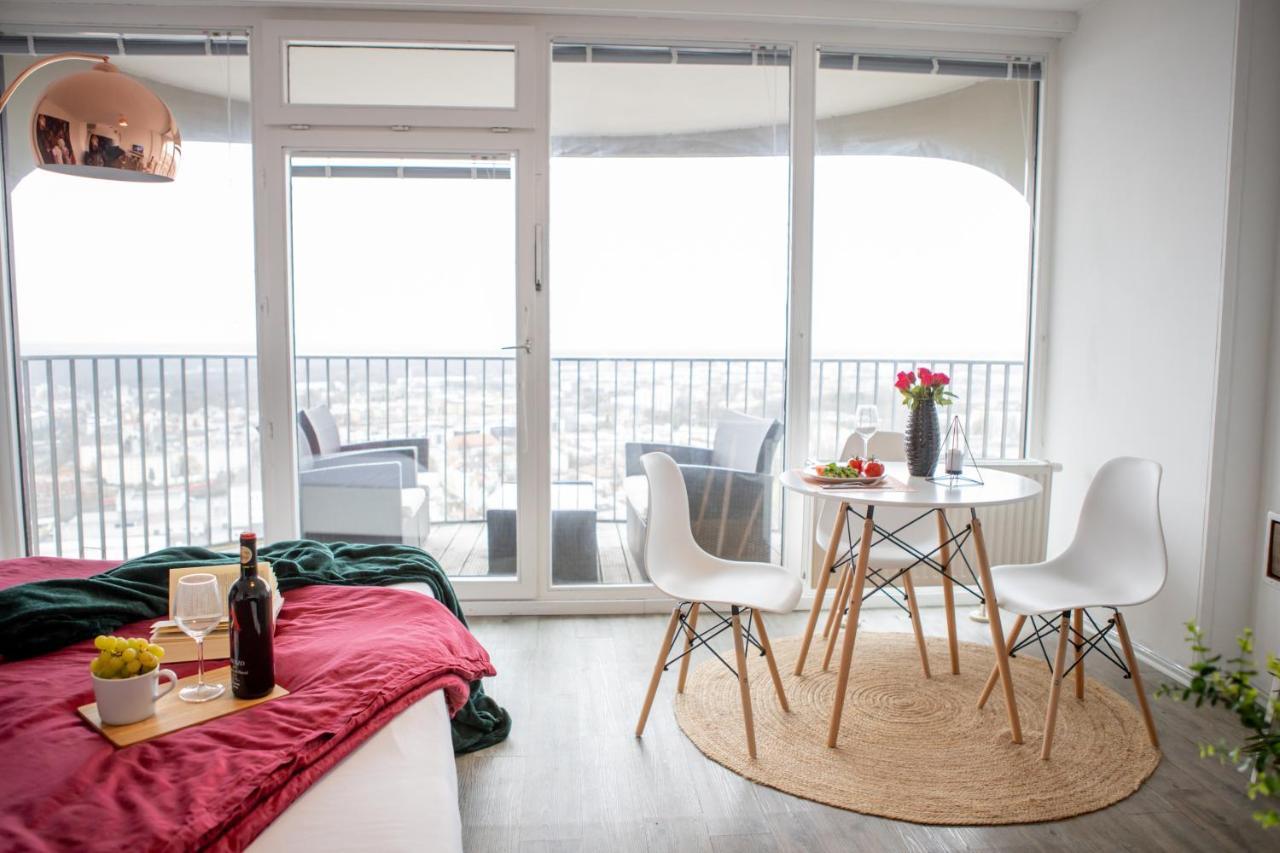 Modernes Apartment Mit Tollem Blick Ueber Die Stadt Augusta Esterno foto