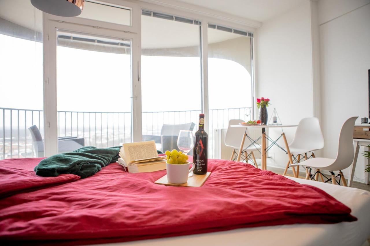 Modernes Apartment Mit Tollem Blick Ueber Die Stadt Augusta Esterno foto